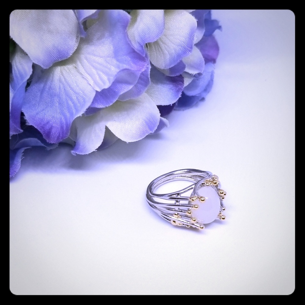 Women's abstract design ring